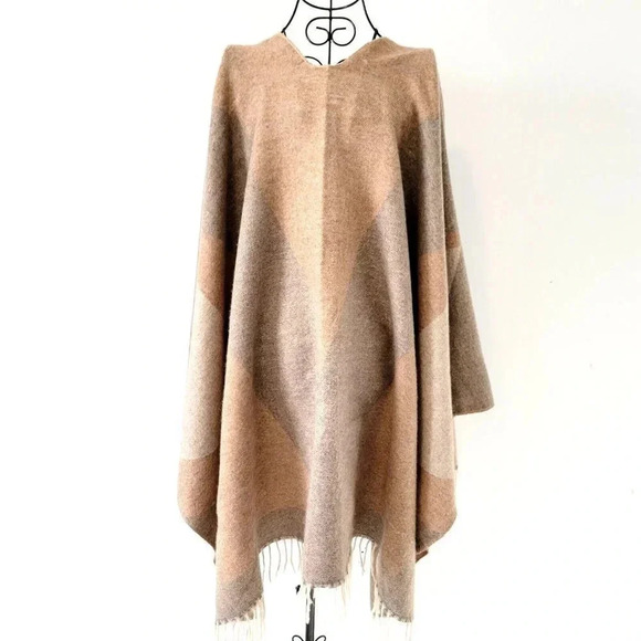 Nordstrom Pashmina Sweater Wrap One Size Women's Fringe Beige Tan Soft Flowing - Picture 2 of 3